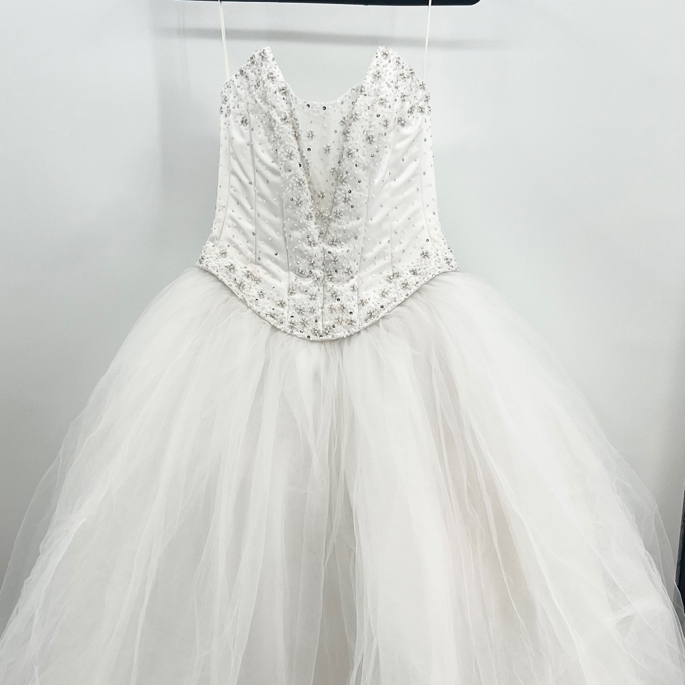 Lovely Princess Ball Gown Wedding Dress